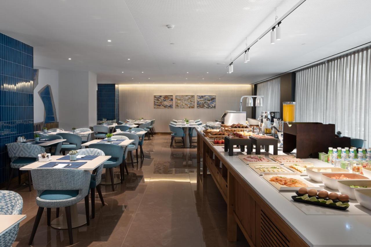 ホテル Eurostars Aliados ポルト エクステリア 写真 The lounge at the airport