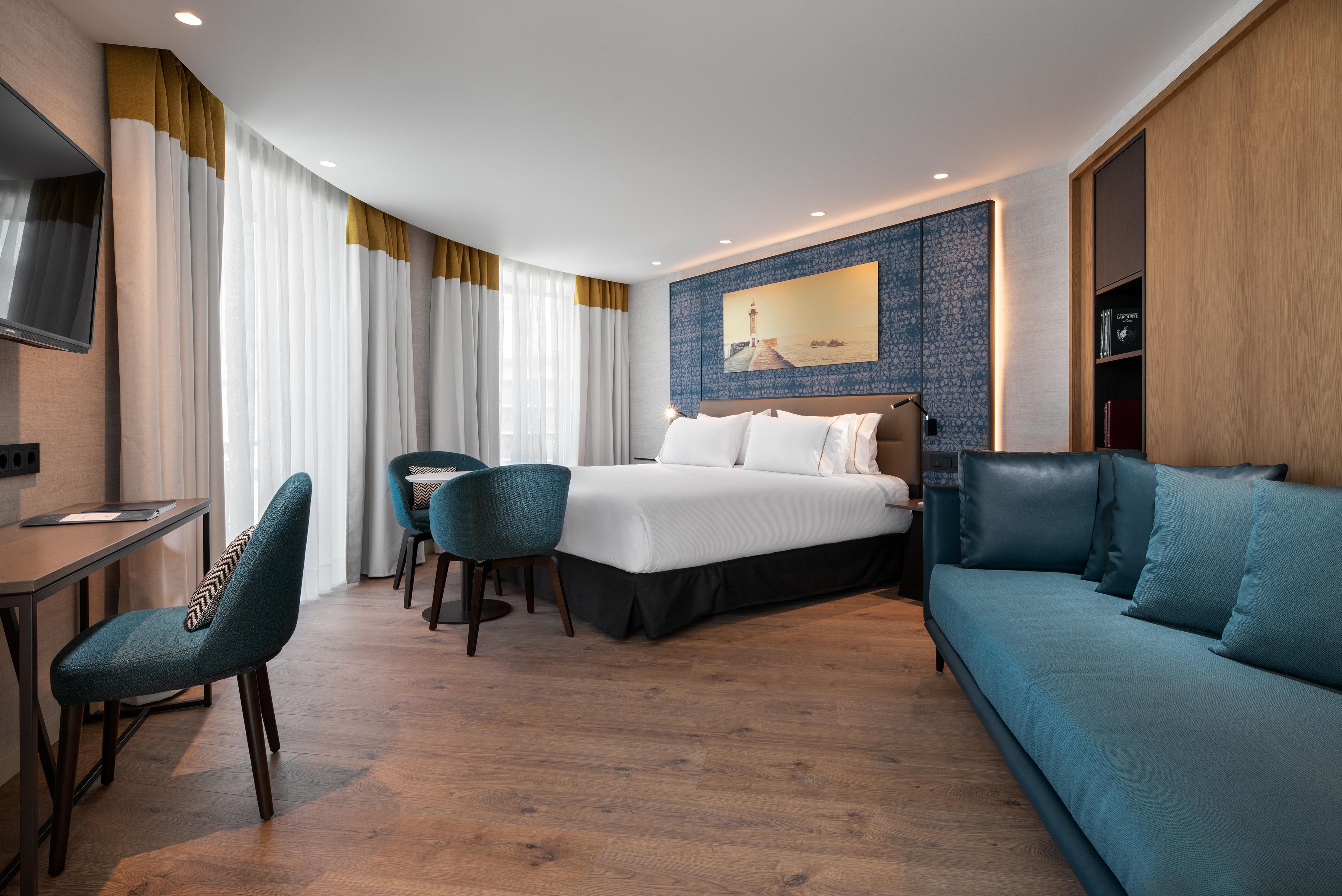 ホテル Eurostars Aliados ポルト エクステリア 写真 A suite at the hotel