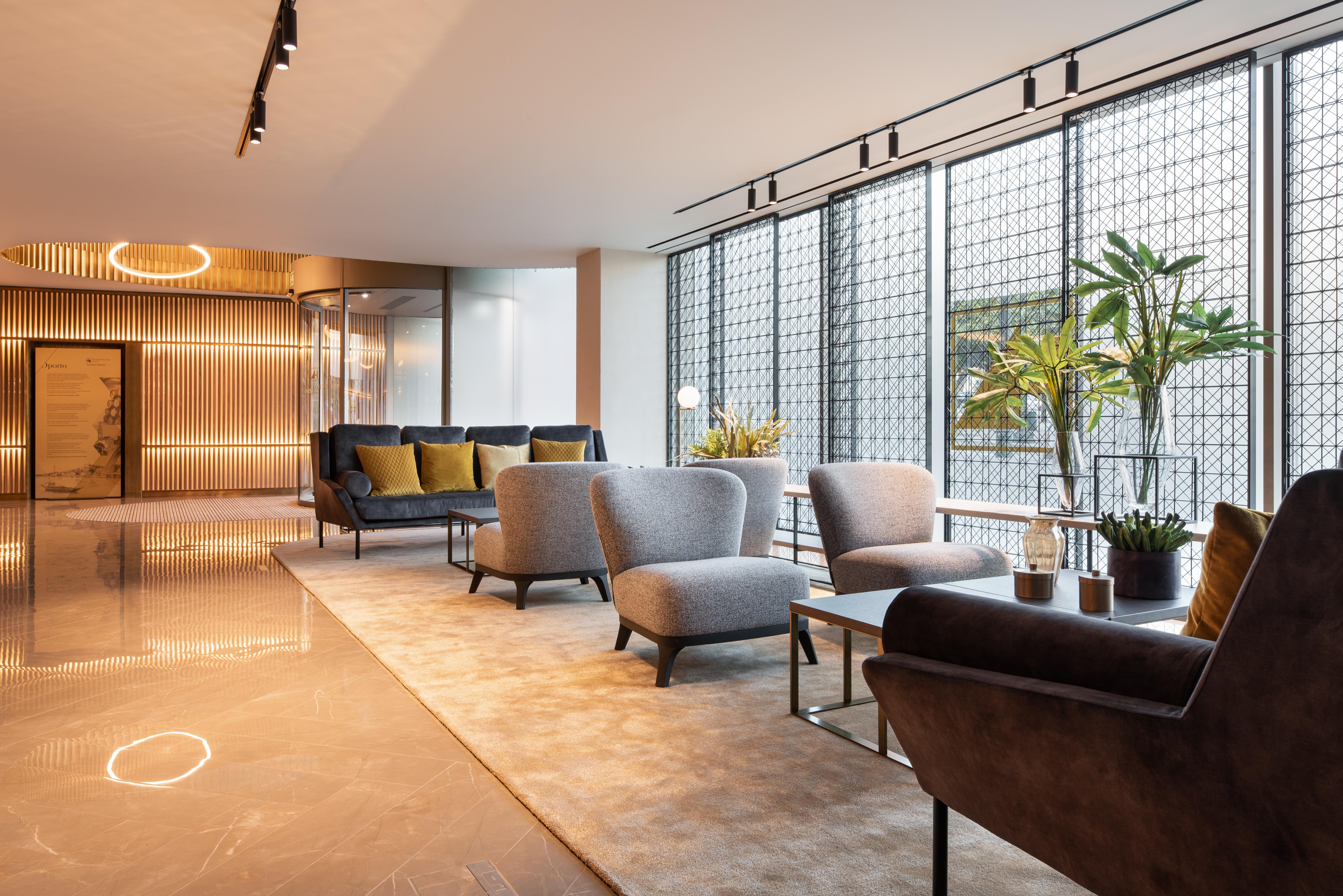 ホテル Eurostars Aliados ポルト エクステリア 写真 The lounge at the airport